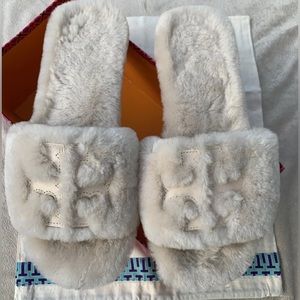 Tory burch shesrling slides